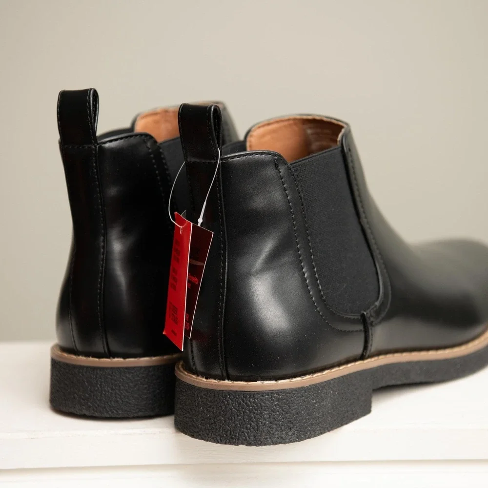 Deer Stags Chelsea Boots NEW Sz10.5 Black Ankle Boots Modern Sleek Dressy Casual